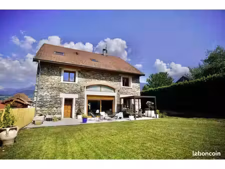maison 6 pièces 274 m²