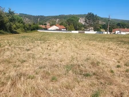 terrain 1 800 m² lanzac