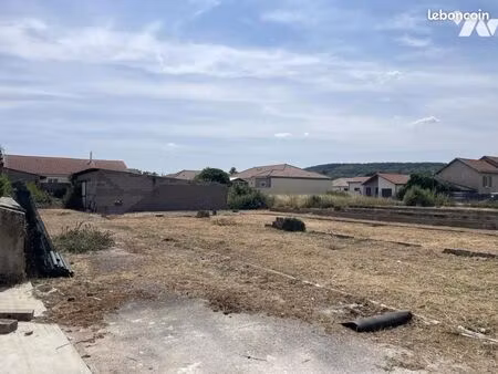 terrain 1100 m² pont a mousson