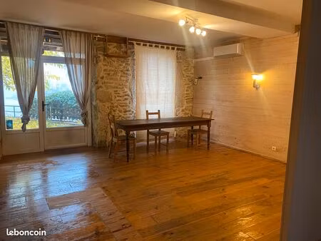 appartement dans maison de village