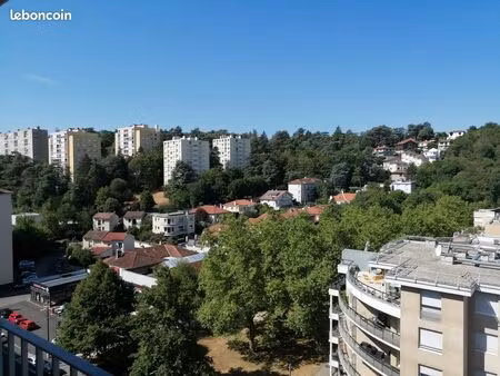 t3 climatisé bergson/ la terrasse