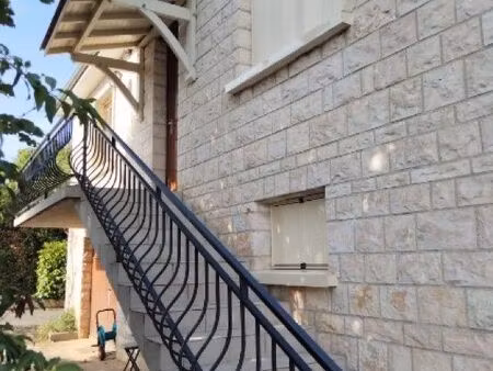 maison familiale avec 2 studios en rdc