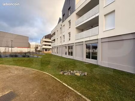 local 150 m²
