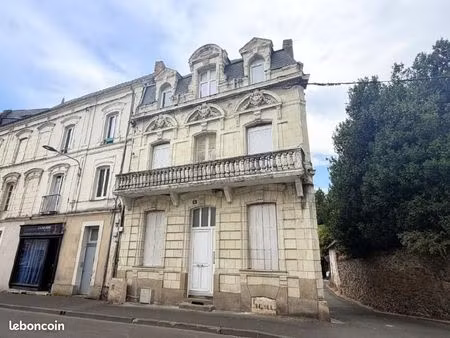 immeuble 154 m² segre