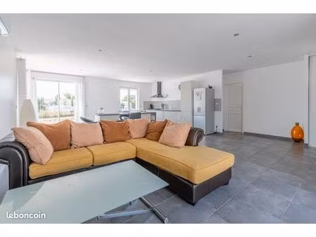 maison 121 m² - dépendance indépendante - terrain 974 m² - mèze