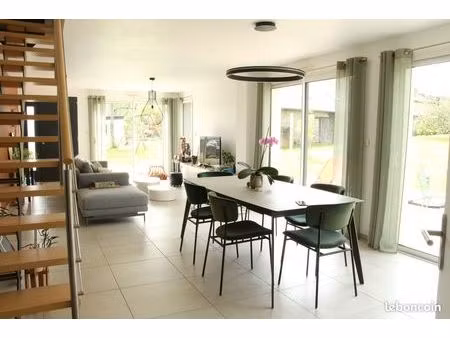 maison lumineuse jardin calme et proche servitudes