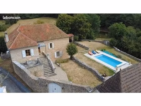 propriété 4 pièces 127 m²