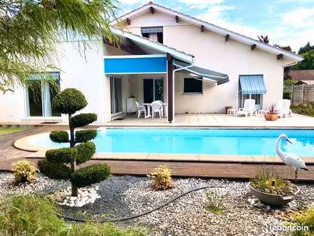 « villa contemporaine -très bon état / t5- avec piscine  15 mn des plages  à biscarrosse »