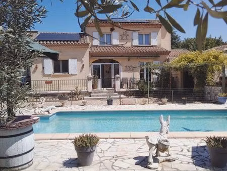 villa 136 m2 et 2 garages de 30 m2 + buanderie 24m2