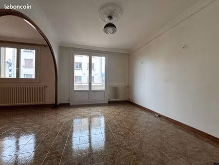 appartement 3 pièces 64 m²