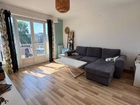 bel appartement rue de nantes