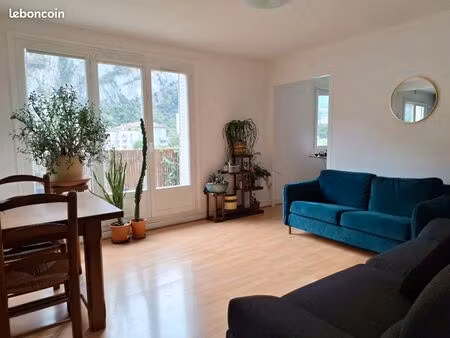 location appartement t3 meublé 56 m² sassenage - vue sur vercors