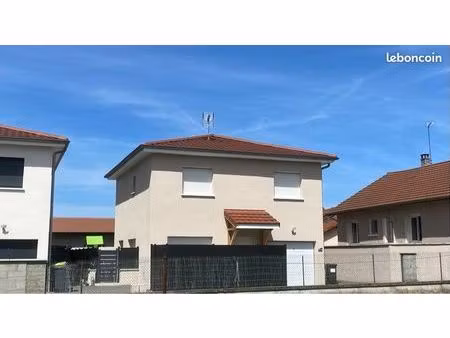 maison t4 à louer 120m2