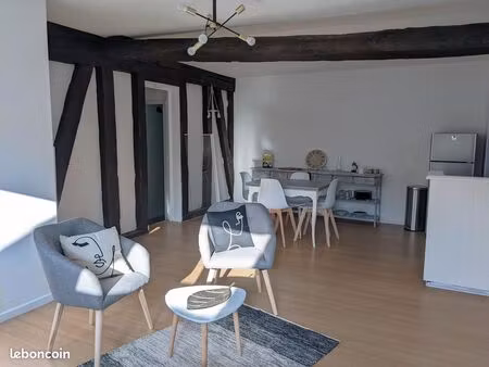 appartement t2 lumineux de 57 m2  centre historique de figeac