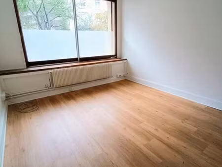 bureau / cabinet à louer