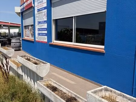 vend mur local commercial