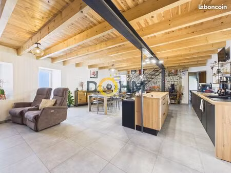propriété 5 pièces 135 m²