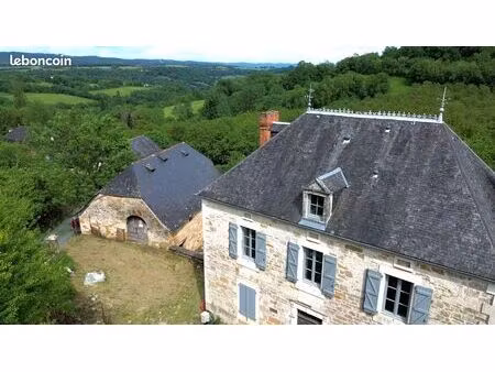 exclusivite : propriété quercynoise de caractère avec vue panoramique  sur 2 5 hectares