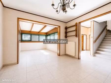 maison 10 pièces 135 m²