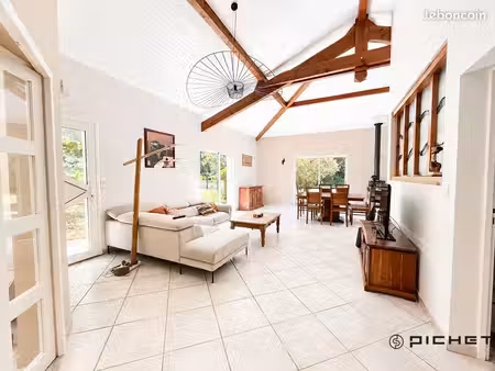 propriété 5 pièces 144 m²