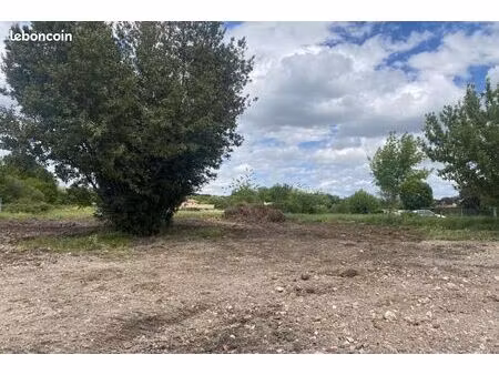 terrain 654 m² le pian medoc