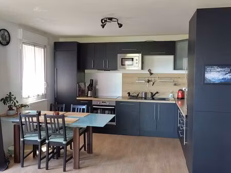 t3 66 m² avec terrasse  pièce annexe de 10 m² et parking – bordeaux lac