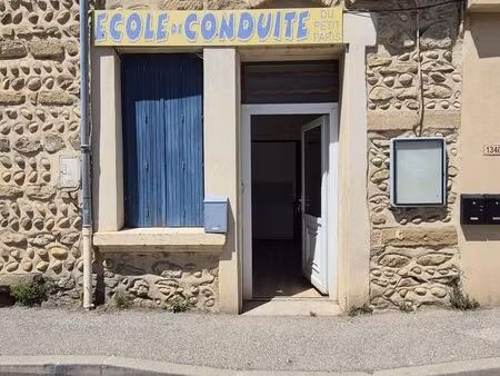 local commercial/bureau/stockage jarcieu plein centre 31m2