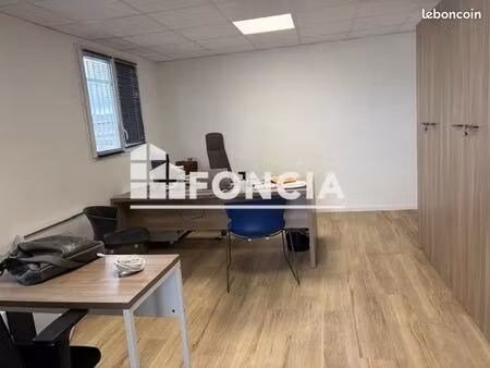 location - local professionnel - 30 m² - 9 600 /an hc ht -