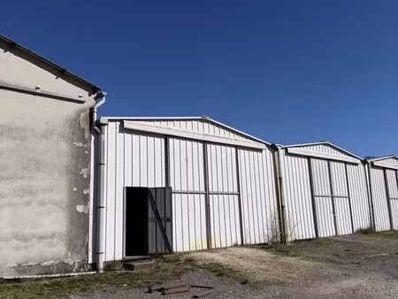 local 250 m² val-de-virieu
