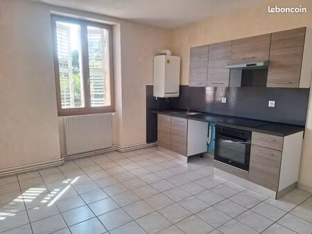 appartement f4 600 hors charge