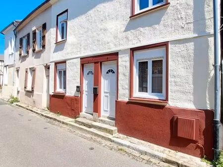 immeuble 5 pièces 64 m²