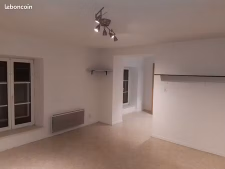 f2 50m²