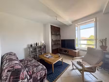 location appartement 2 pièces 36 m² à puget-ville (83390)