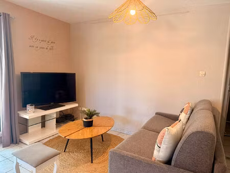 la saline-les-bains : appartement meublé avec parking à 200 m du lagon