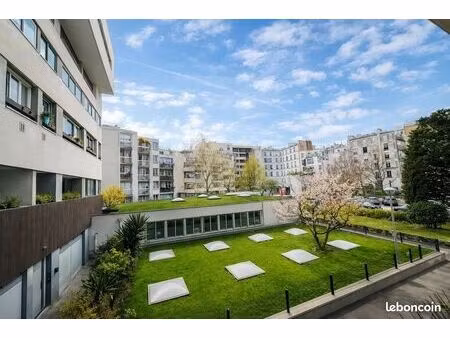 bureaux 299 m²