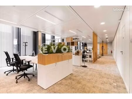 bureau 243 m²