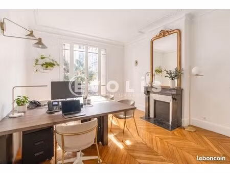 bureau 214 m²