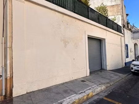 local / garage