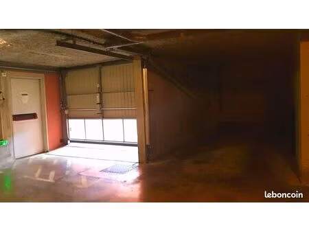 particulier loue box en sous-sol pour parking - port ariane
