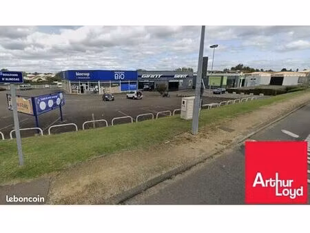 local commercial 680 m² mont-de-marsan