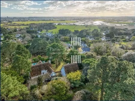 dans domaine privé propriété 2 maisons