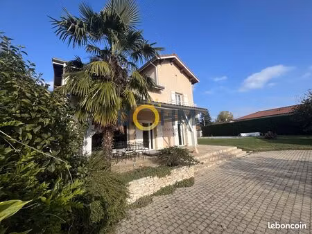 maison 7 pièces 190 m²