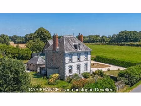 maison bourgeoise à vendre 4 chambres saint denis de gastines (53) sur terrain de 5 400...