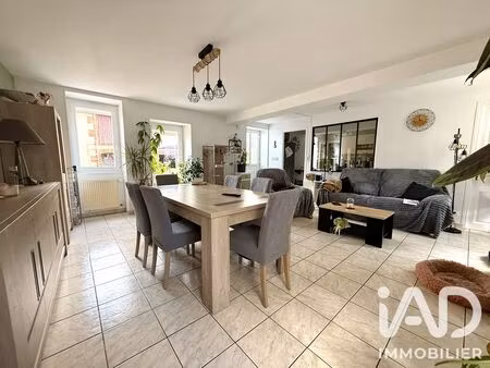 maison de village à issy-l’évêque (71760)