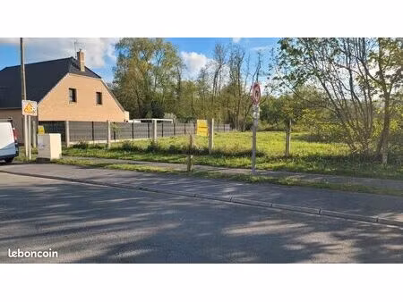 terrain 825m² prouvy