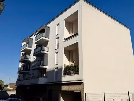 magnifique 3 pièces traversant de 71 m² avec balcon  loggia  parking et cave