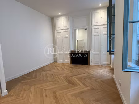 f3 sur cour de 60.34 m² - cours franklin roosevelt lyon 6