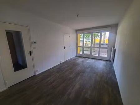 joli t2 au rez de chaussee avec jardinet