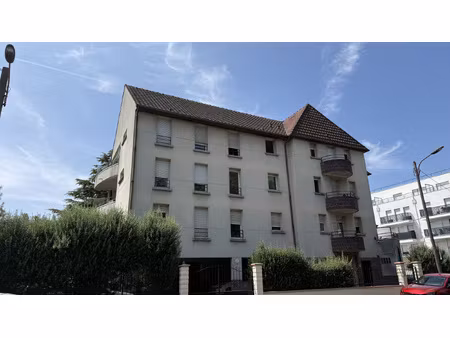 'steeve' un studio de 31 m2 à deux pas de la gare du vert-ga