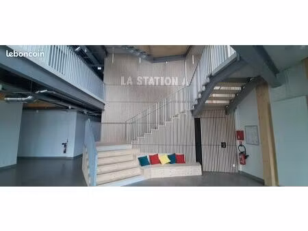 bureau 76 m²